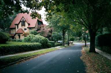 800px-Forest_Hills_Gardens_Queens_NY