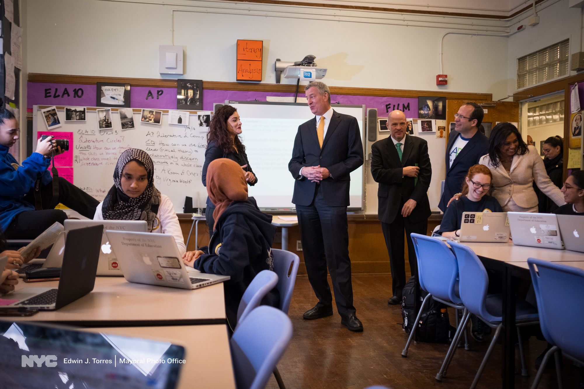 New York City Mayor Bill de Blasio and Chancellor Farina announce highest rate of passing students in Advance Placement exams in NYC and the expansion of up to 5 AP classes in NYC schools by 2021 at the Young Woman’s Leadership School in Astoria, Queens on Tuesday, January 17th, 2017. Edwin J. Torres/ Mayoral Photography Office.