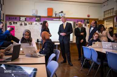 New York City Mayor Bill de Blasio and Chancellor Farina announce highest rate of passing students in Advance Placement exams in NYC and the expansion of up to 5 AP classes in NYC schools by 2021 at the Young Woman’s Leadership School in Astoria, Queens on Tuesday, January 17th, 2017. Edwin J. Torres/ Mayoral Photography Office.
