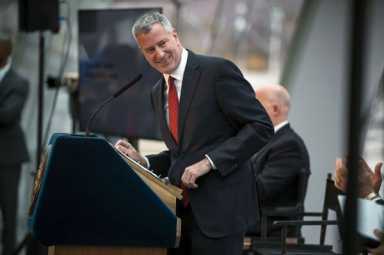 De Blasio launches mentoring program to increase grad rates