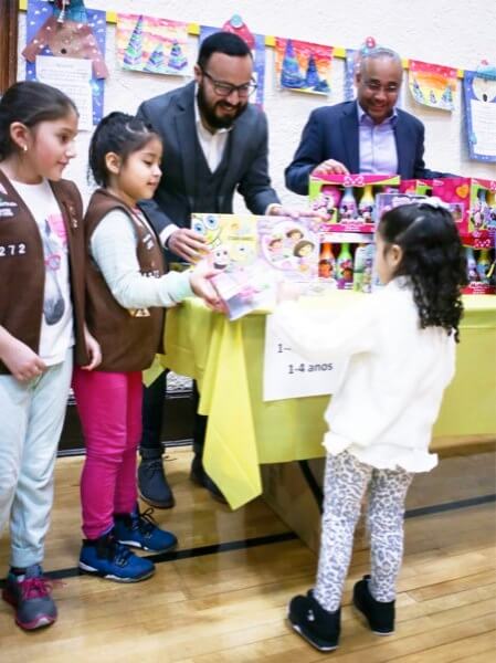 Corona kids celebrate Three Kings Day at St. Leo’s