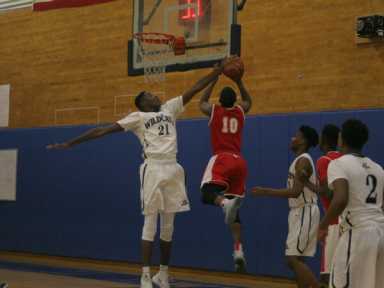 Spoiler alert: Bowne downs QHST, grabs momentum heading into playoffs