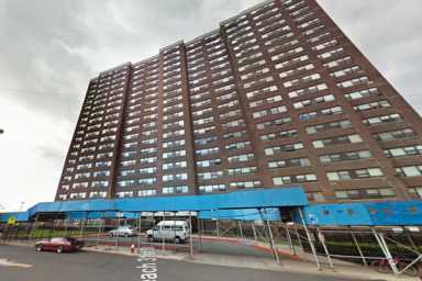 Far Rockaway man charged in fatal stabbing