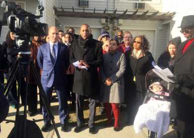 Richards calls for developer to make needed repairs