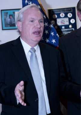 Protesters blast IDC’s Avella as ‘Phony Tony’
