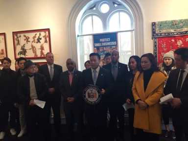Queens pols introduce bill to regulate restaurant inspections