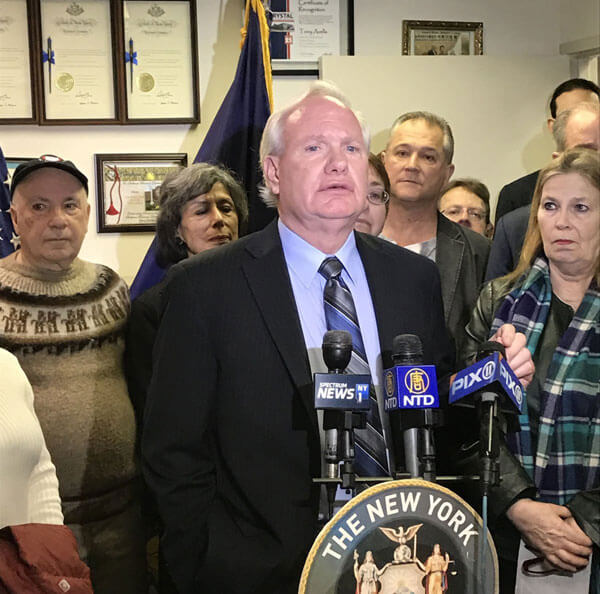 Avella, civics push fear rumors de Blasio will legalize basement apartments