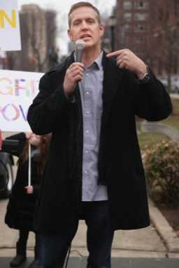 Katz backs Hevesi’s rent subsidy support