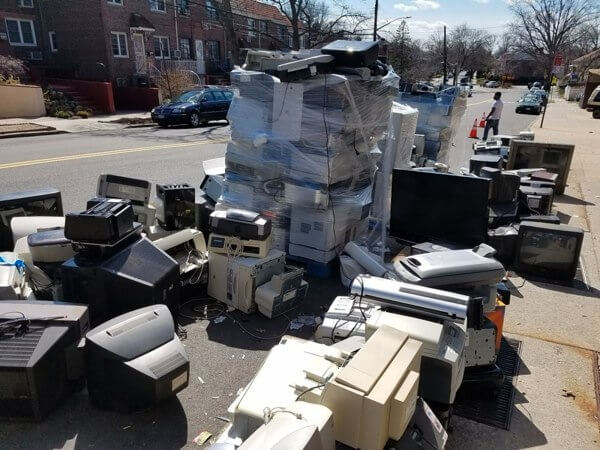 Yeshiva hosts E-Waste recycling event in Flushing