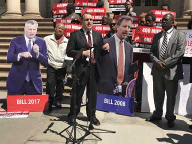 Monseratte asks de Blasio to back original Willets Point plan