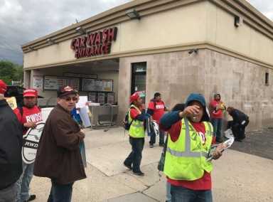 ‘Carwasheros’ strike for living wages in Flushing