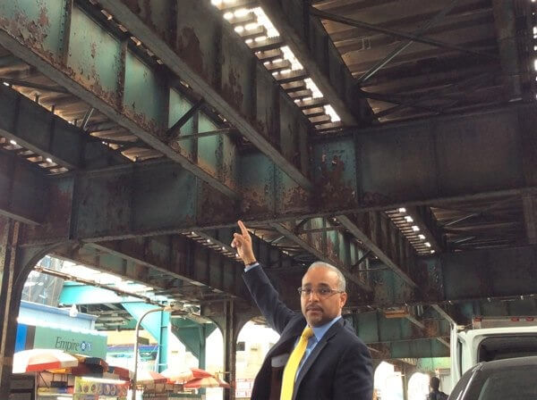 Peralta, Dromm tell MTA to fix lead paint problem on 7 line