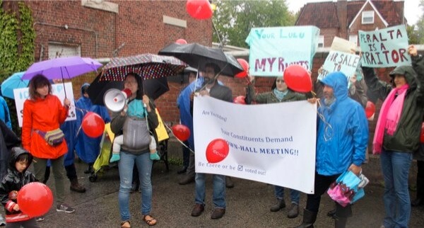 Jackson Heights protests Peralta IDC affiliation and questions his stipend