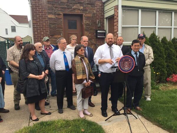 Lancman, Koo urge mayor not to raise water rates