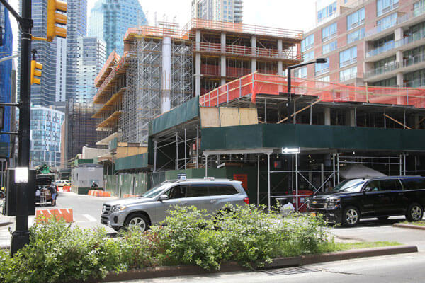 Six workers hurt in LIC construction accident: FDNY