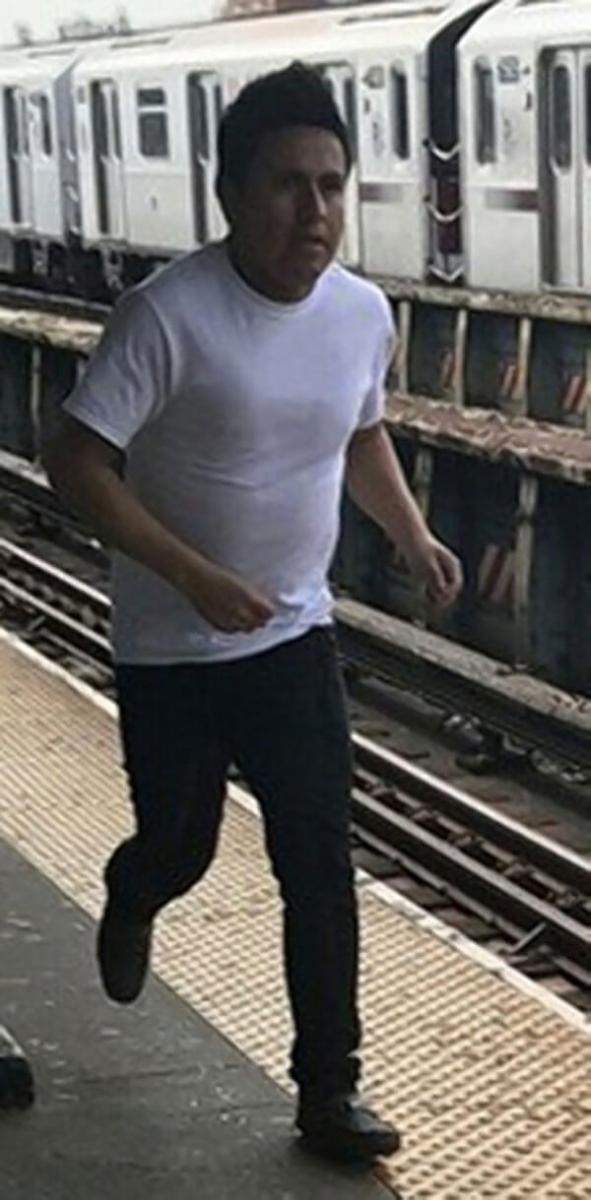 Man gropes woman at 40th Street station in Sunnyside: NYPD
