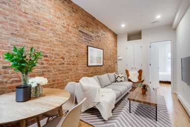 Common Cornelia Kitchen Living Area121