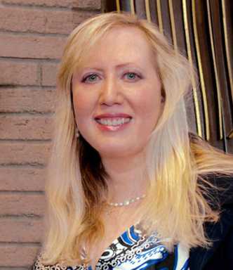 Renee Katz returns to the stage to tell her story