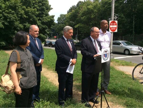 Queens pols call for safety improvements along Grand Central Parkway