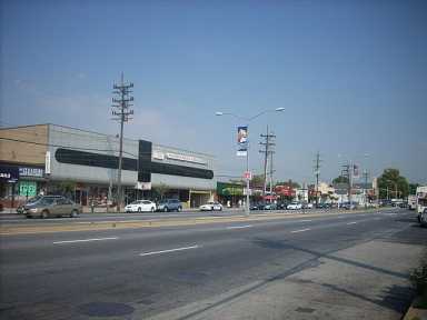 640px-Cross_Bay_Boulevard_(Howard_Beach) (1)