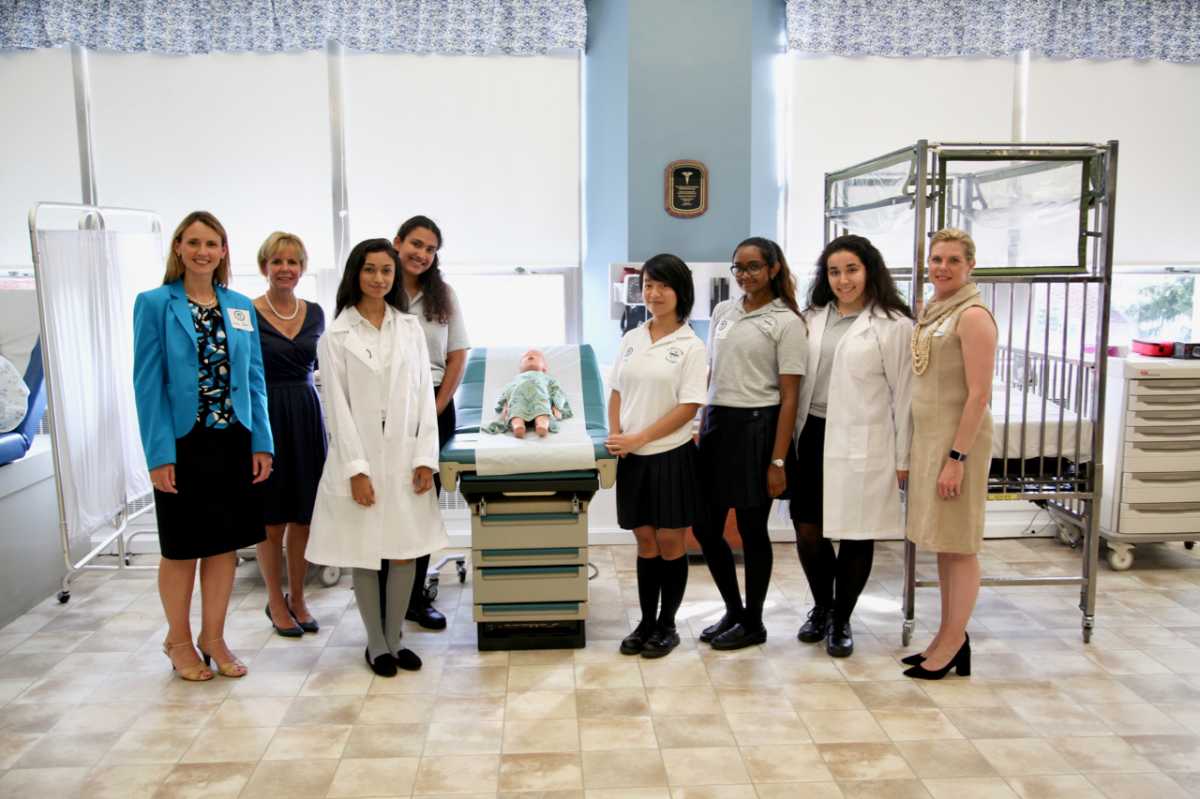 St Agnes Health Science left Lisa Kerr, Susan Nicoletti, students of the futures in medicine club, far right Laura Ellingham McDonagh