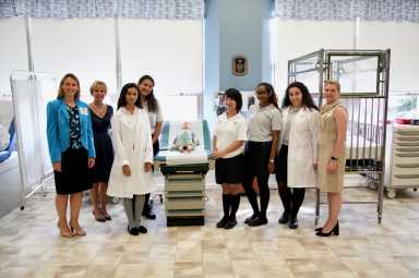 St Agnes Health Science left Lisa Kerr, Susan Nicoletti, students of the futures in medicine club, far right Laura Ellingham McDonagh
