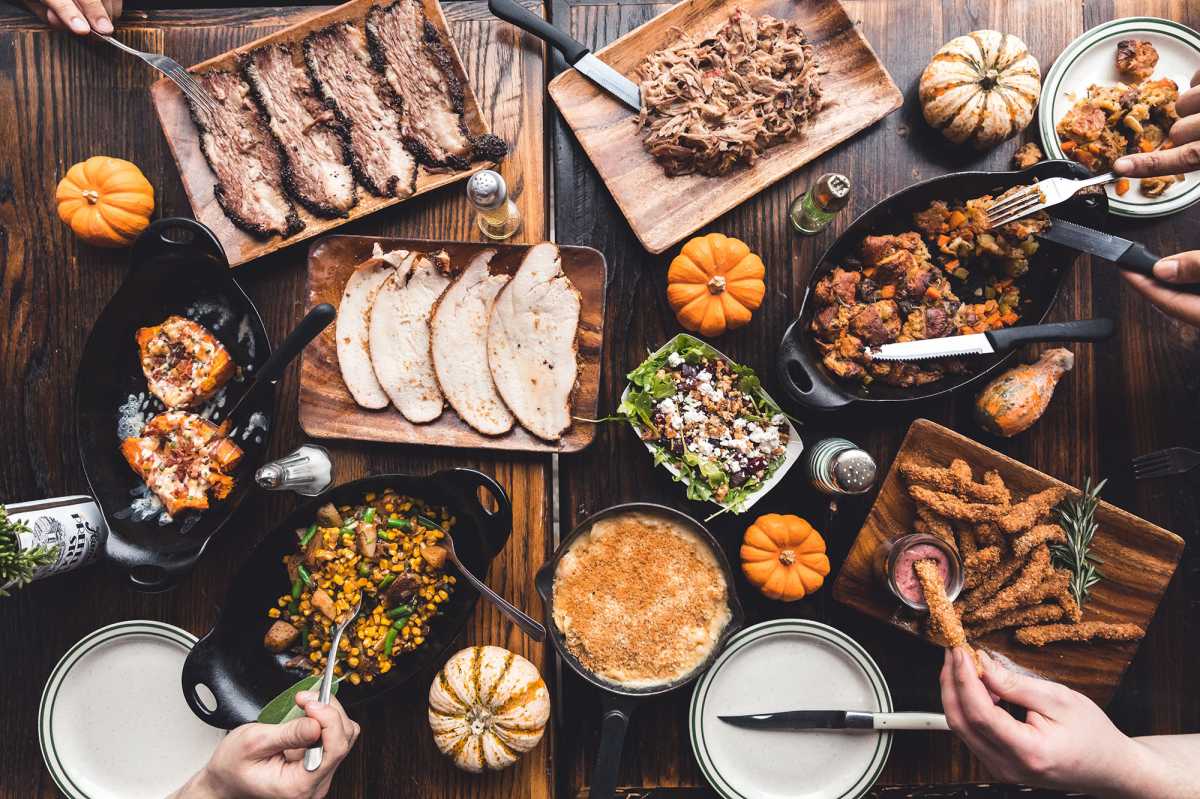 Salt_&_Bone_Friendsgiving_Feast