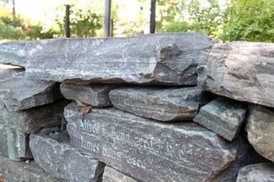 Mayor wants Flushing burial ground revamped