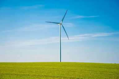 CB 7 weighs wind turbine at Fort Totten