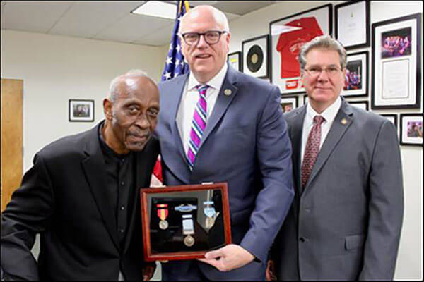 Jackson Heights veteran has long lost medals replaced