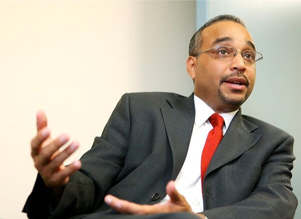 Peralta launches free legal services focusing on immigration and housing