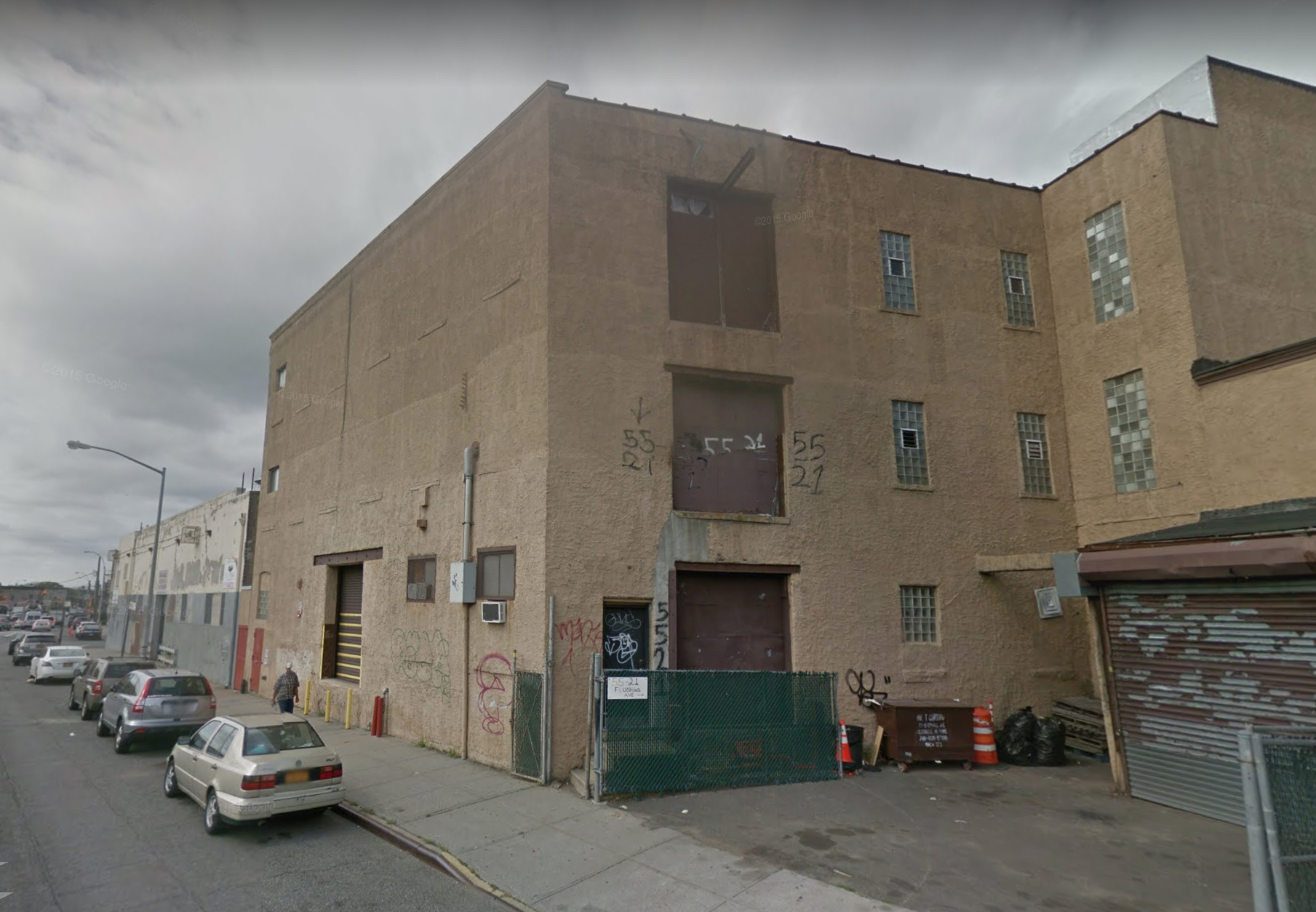 An illegal nightclub operated out of this warehouse on Flushing Avenue in Maspeth.