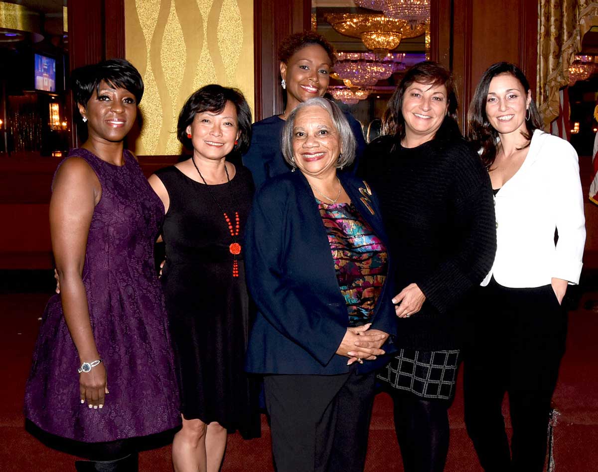 Boy Scouts salute women at awards dinner