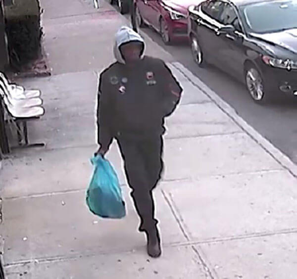 Man steals jewelry, computer from Woodside apartment: NYPD