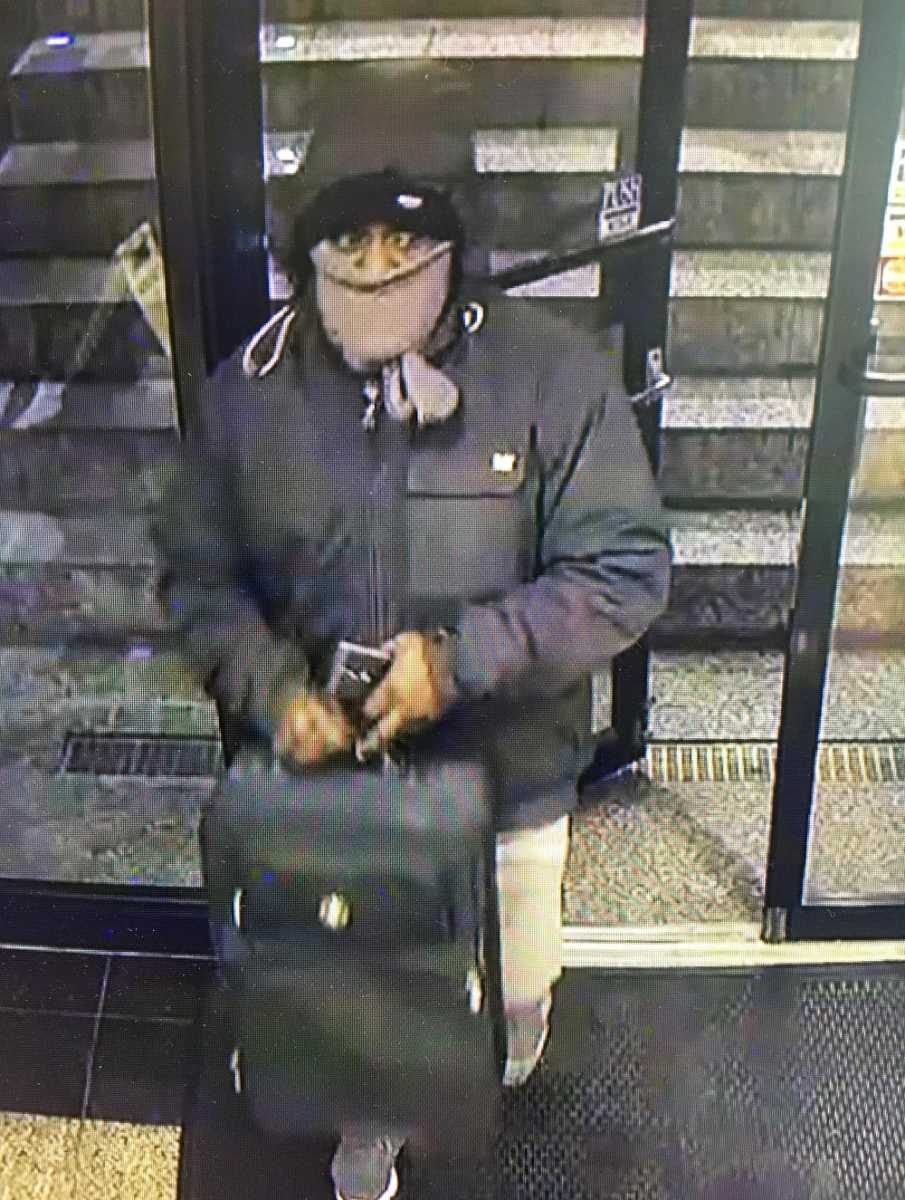 43-18 Robbery 109Pct 12-24-17 PHOTO smaller