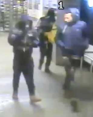 76-18 Robbery QTS 114 Pct 12-29-17 PHOTO