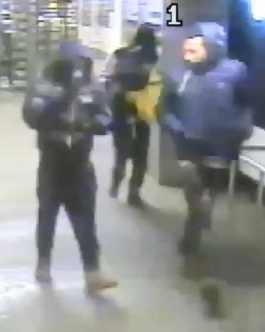 76-18 Robbery QTS 114 Pct 12-29-17 PHOTO
