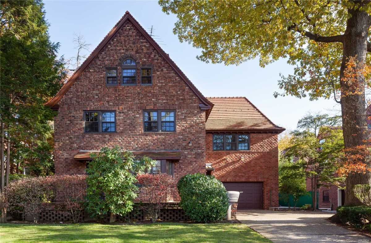 140 71st avenue forest hills