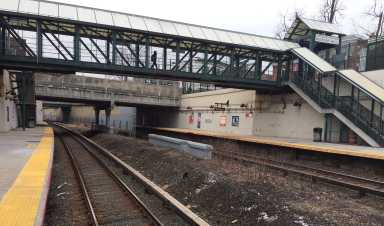 Murray Hill LIRR Photo 2