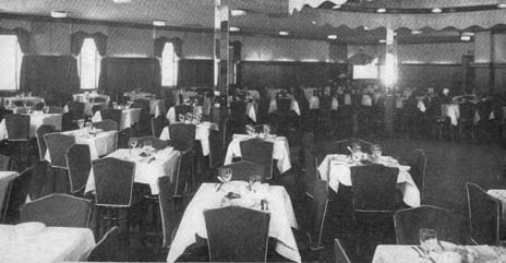 An interior photo of Durow's Restaurant (Ridgewood Times archives)