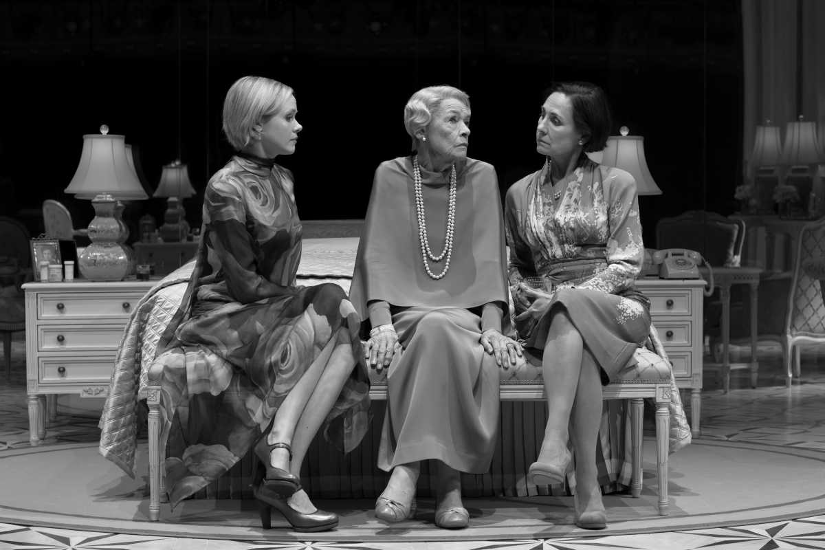 Pill Jackson Metcalf Three Tall Women (c) Brigitte Lacombe 4117