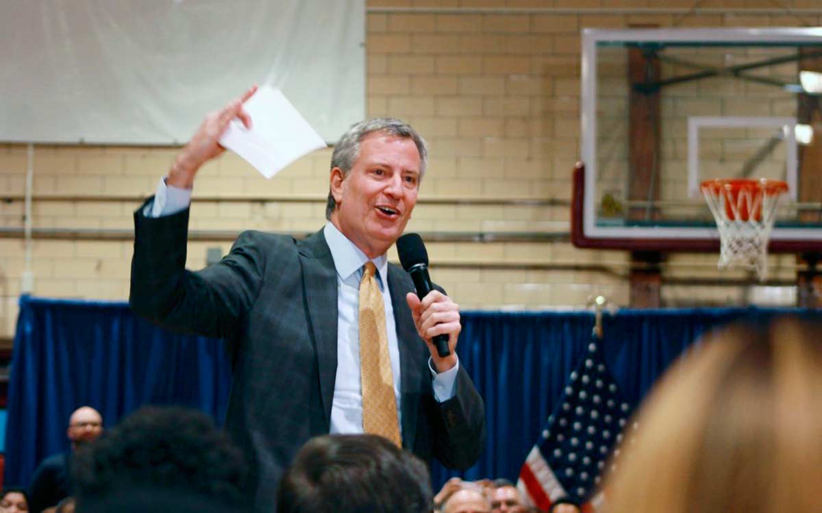 Mayor talks education, transportation and more at Jackson Heights town hall