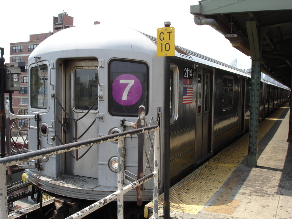 R62A_7_train_at_Queensboro_Plaza