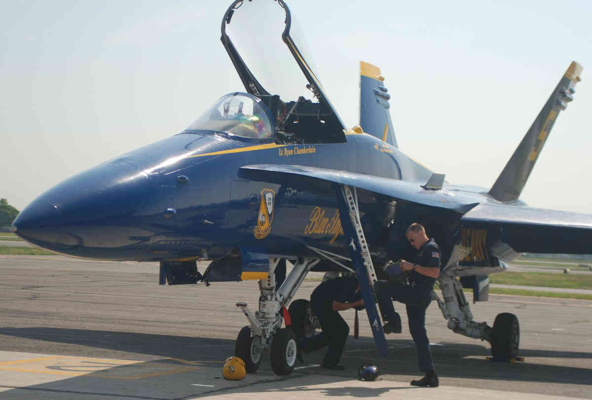 Blue Angels fly back to Jones Beach