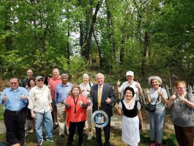 Brinckerhoff Cemetery to be sold to nonprofit group