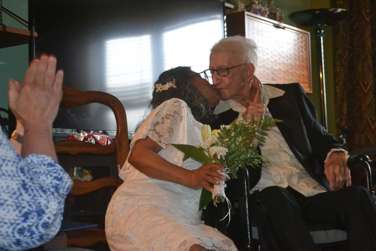 GeorgeMilady_WeddingKiss