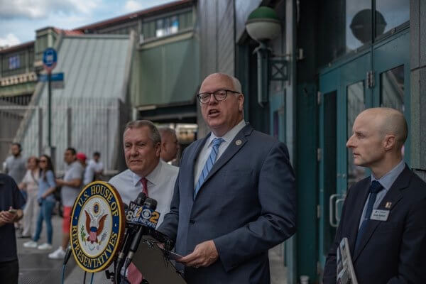 No. 7 train lead paint to be remediated with two-year, $45 million plan