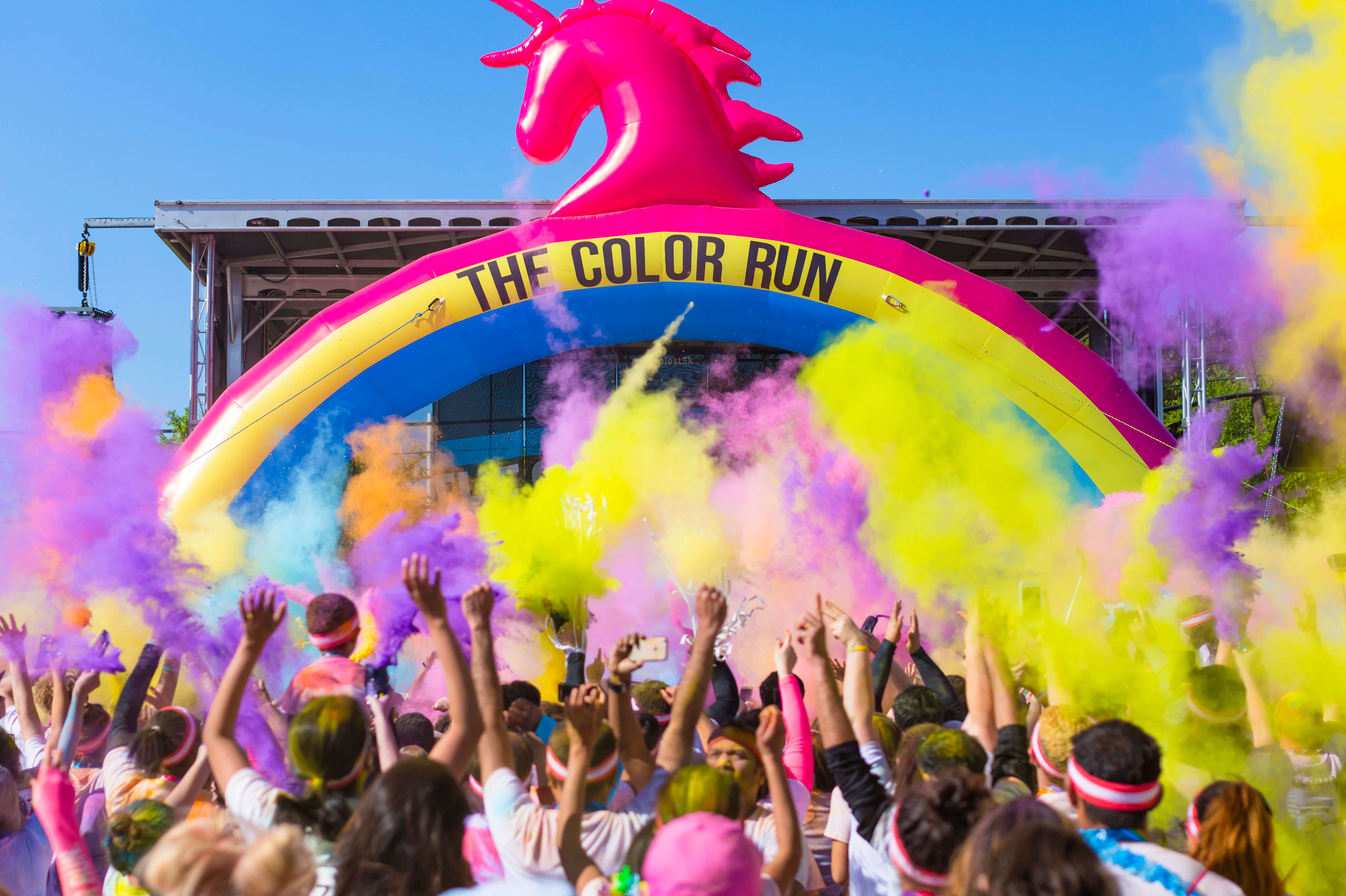 The Color Run Dream Tour – Color throw