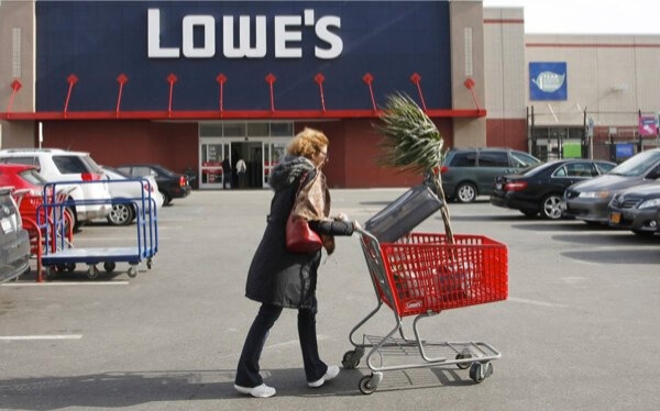 Lowe’s ready to put its stamp on Douglaston Plaza