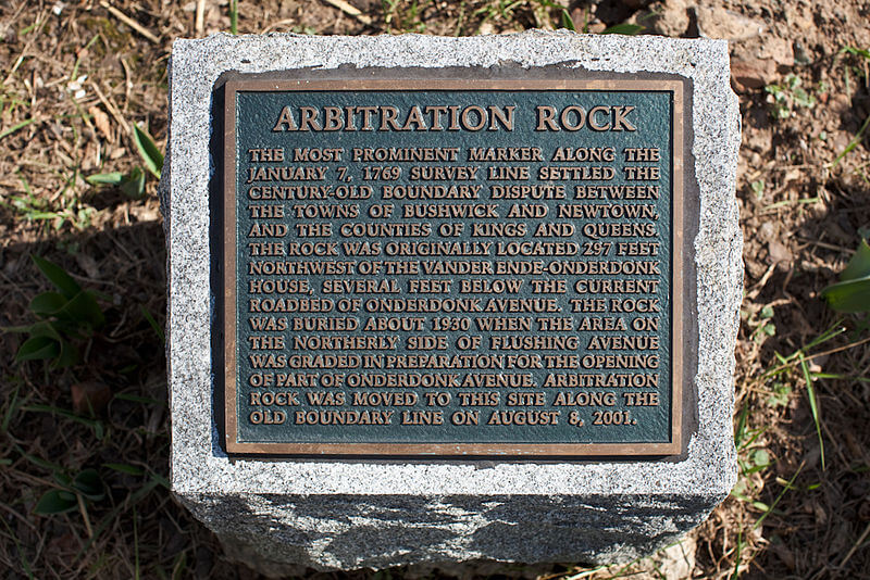 800px-Arbitration_Rock_2_m